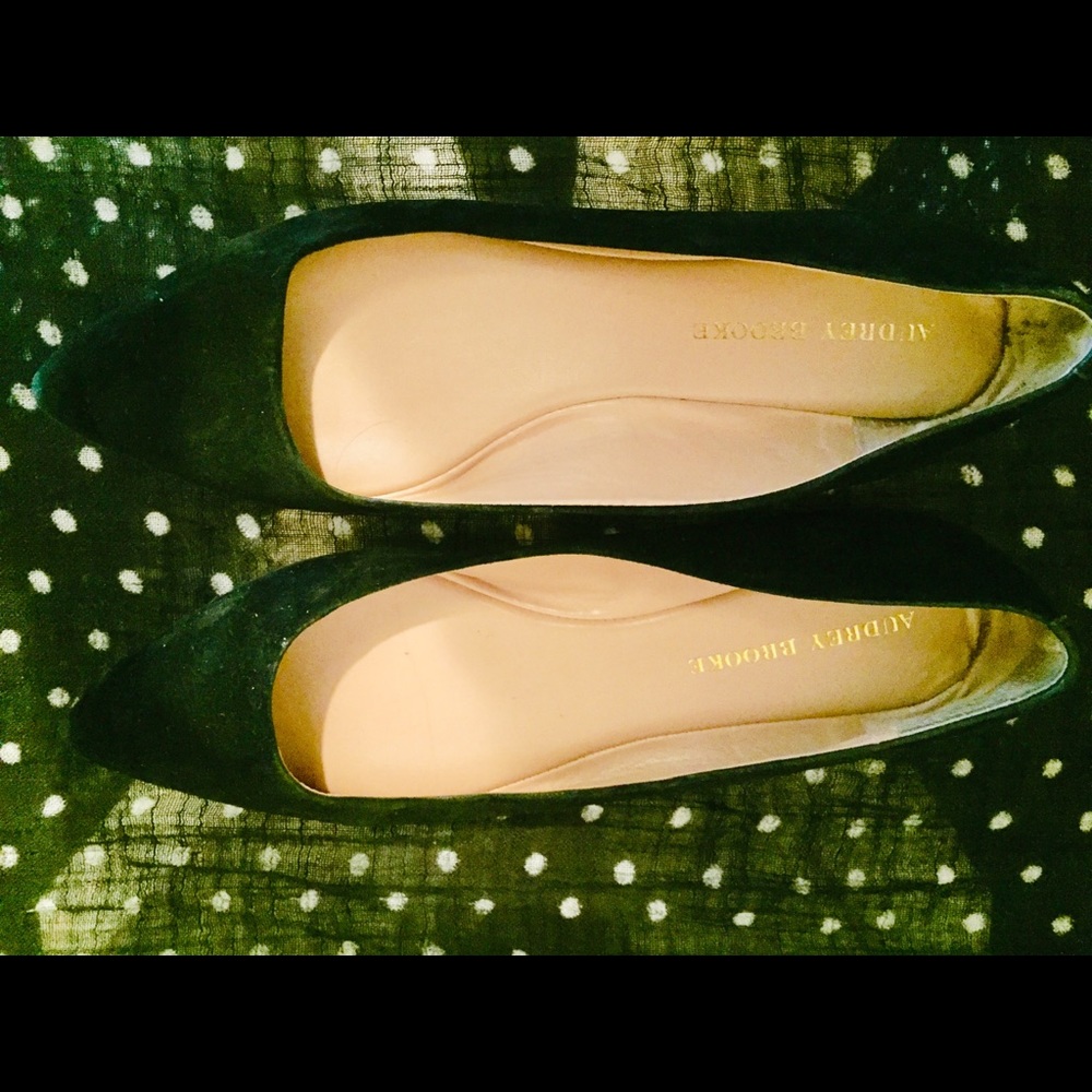 Black, pointed toe flats